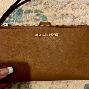 MichealKors ADELE double zip smartphone wallet